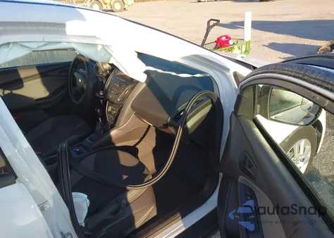 2014 Ford Focus S z USA, uszkodzony, nr VIN 1FADP3E20EL305079